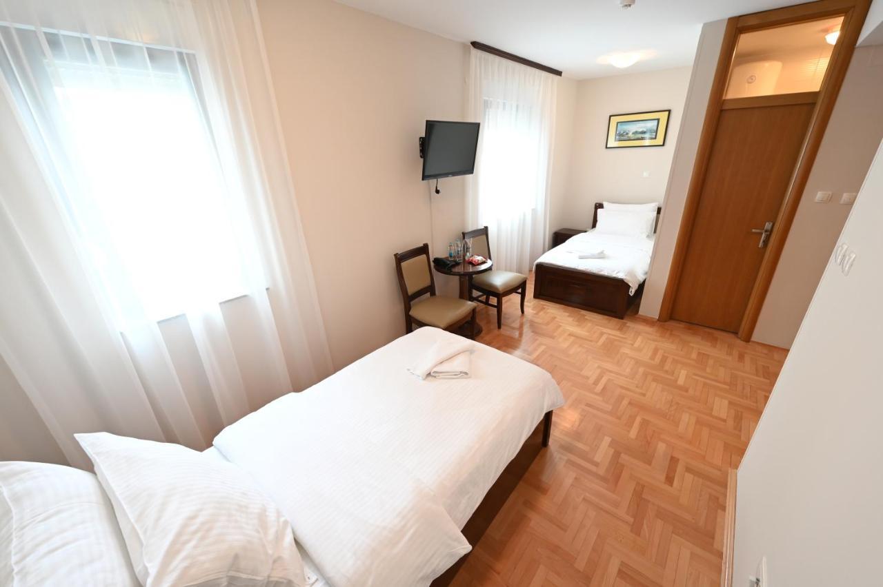 Hotel "Jkc Banja Luka" Exteriér fotografie