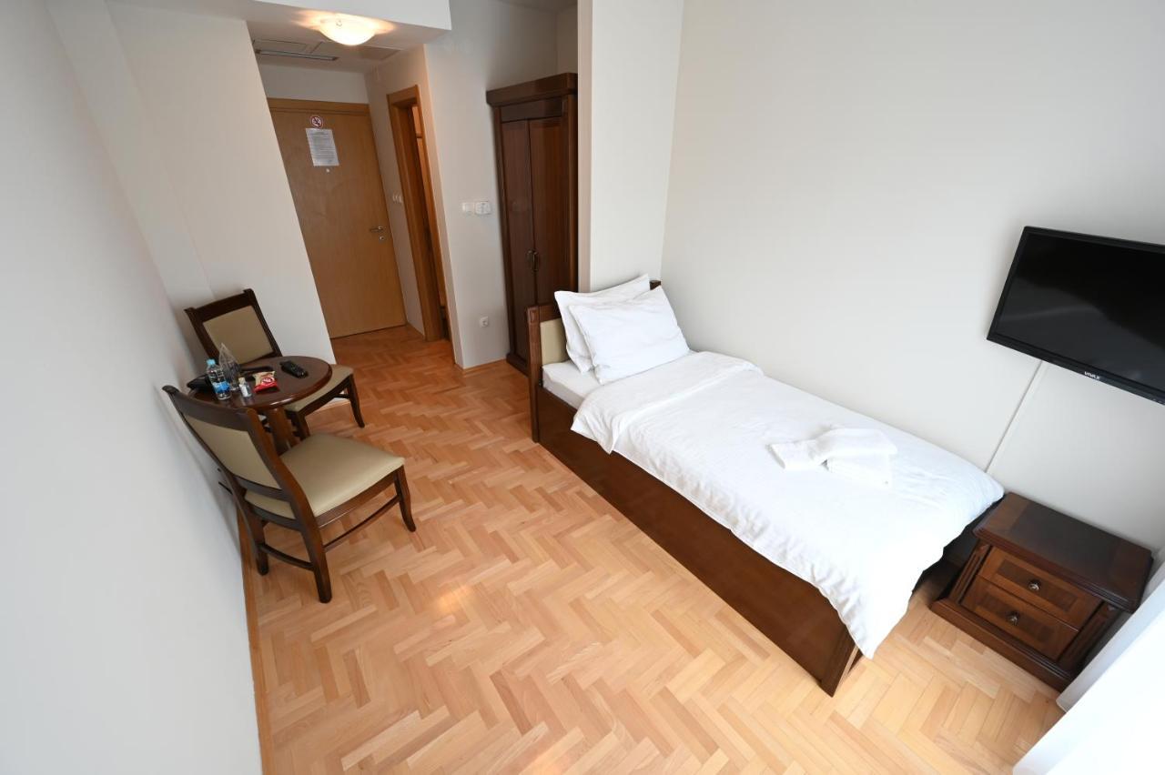 Hotel "Jkc Banja Luka" Exteriér fotografie