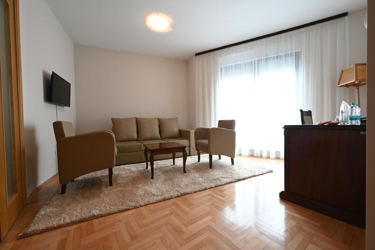 Hotel "Jkc Banja Luka" Exteriér fotografie