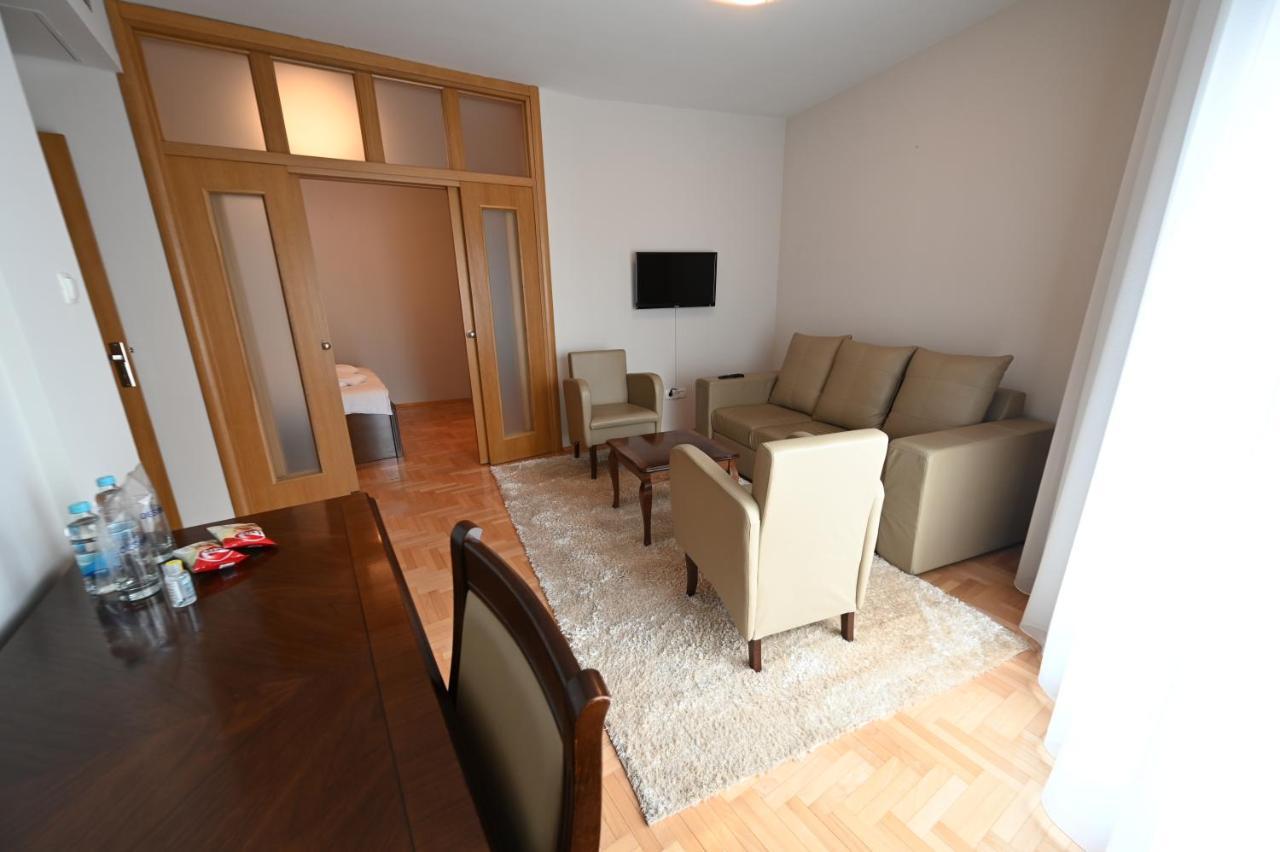 Hotel "Jkc Banja Luka" Exteriér fotografie